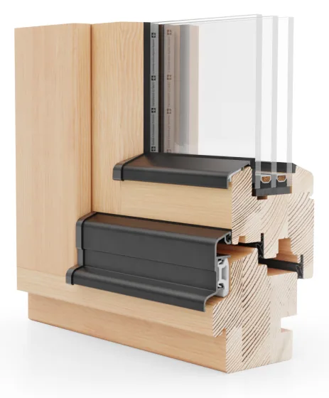 Angle d’une fenêtre Naturo 80 en pin, vu de l’extérieur, rejet d’eau aluminium